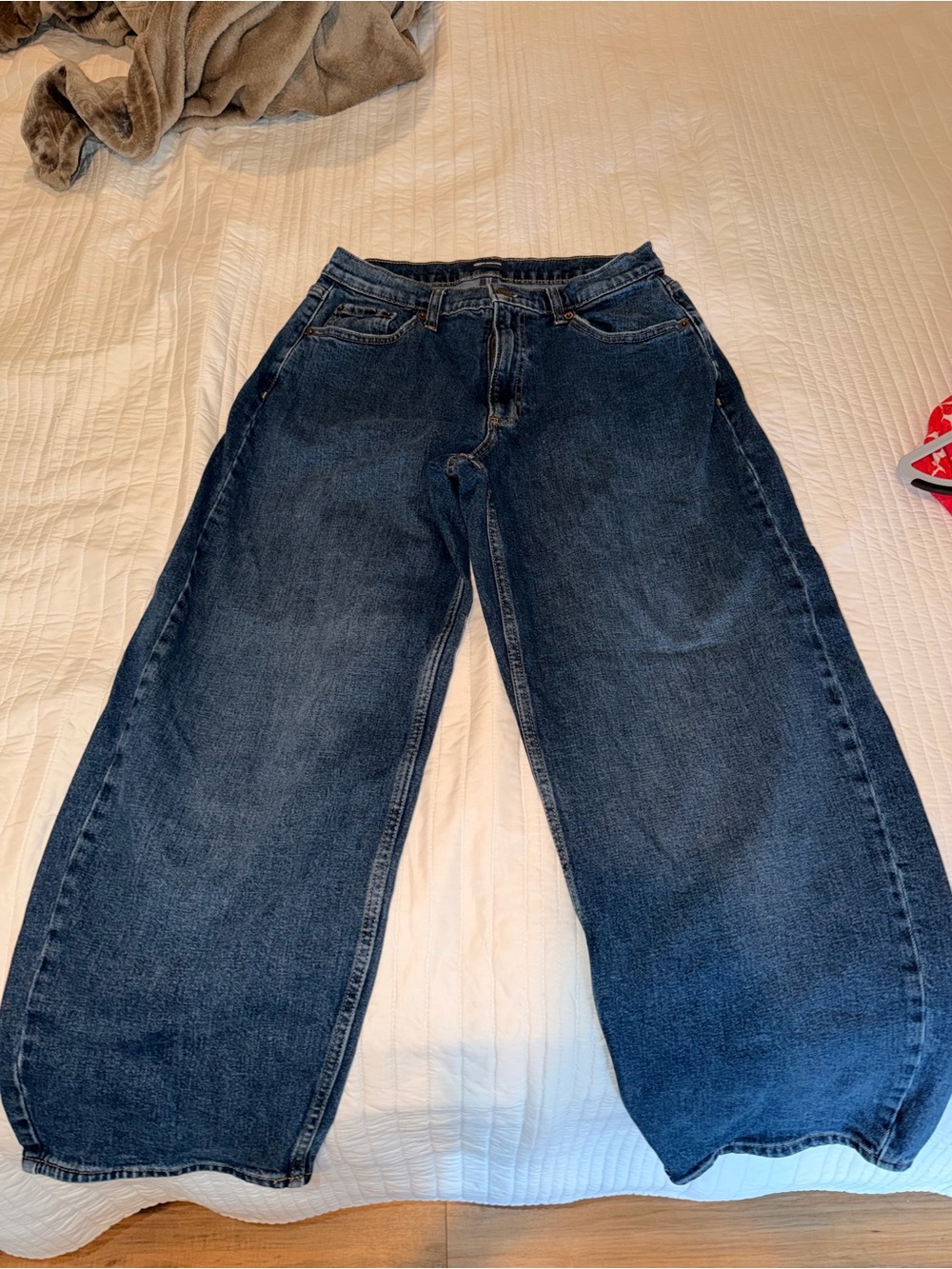 Amazon Essentials women’s Relaxed barrel Jeans in Dark Blue